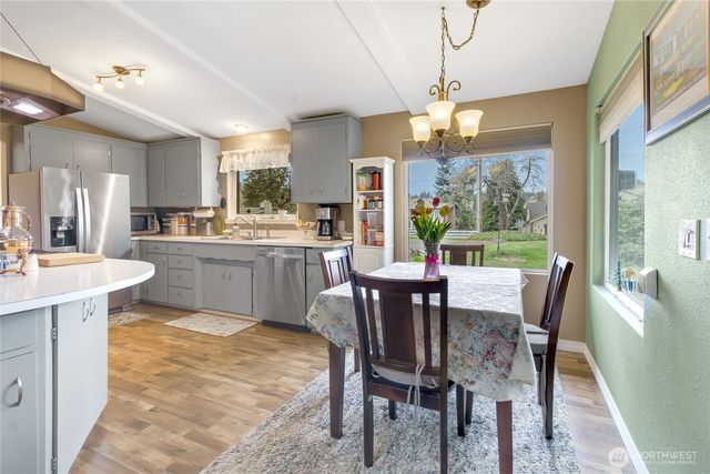 2124 Firland Drive, Puyallup, WA 98371