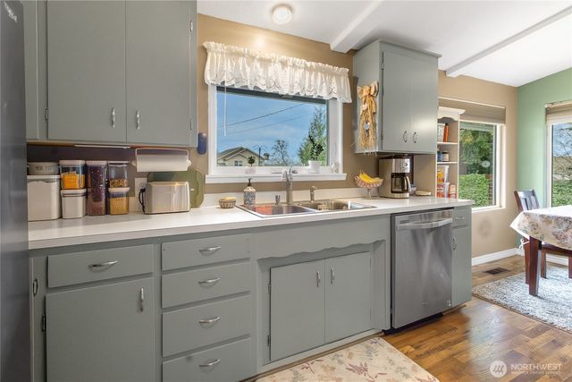 2124 Firland Drive, Puyallup, WA 98371