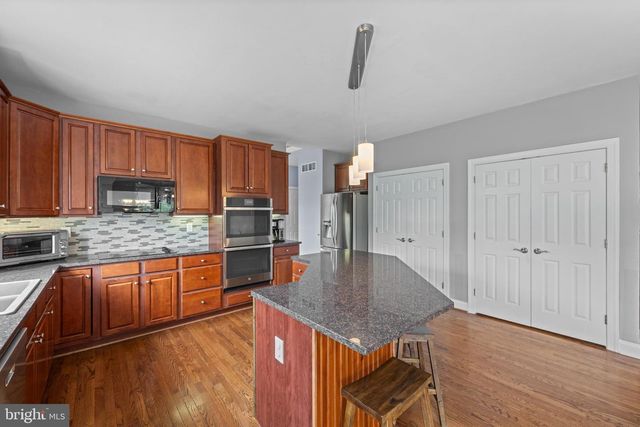 592 W CREEK RD, West Chester, PA 19382
