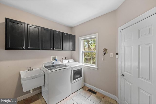 592 W CREEK RD, West Chester, PA 19382
