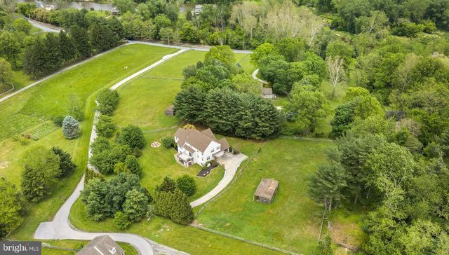 592 W CREEK RD, West Chester, PA 19382