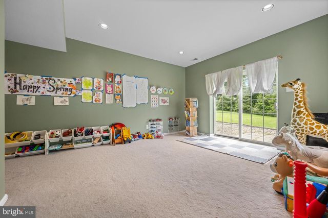 592 W CREEK RD, West Chester, PA 19382