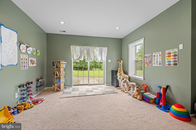 592 W CREEK RD, West Chester, PA 19382