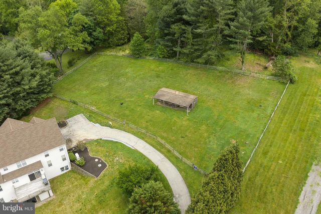 592 W CREEK RD, West Chester, PA 19382