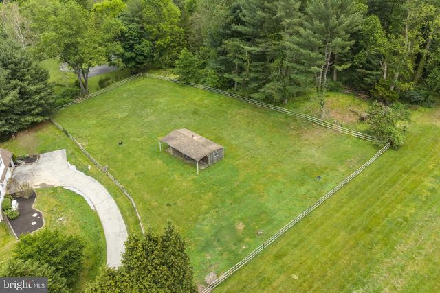 592 W CREEK RD, West Chester, PA 19382
