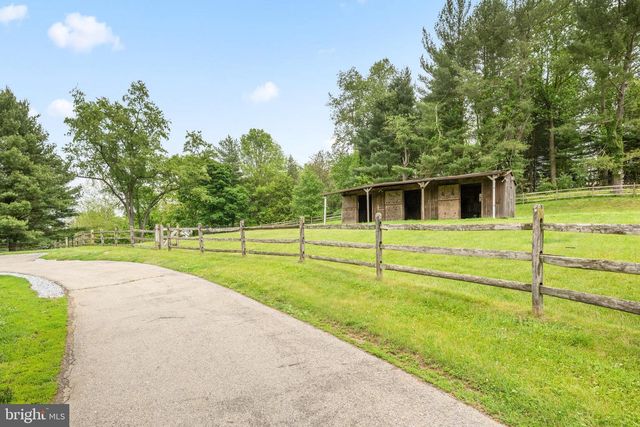 592 W CREEK RD, West Chester, PA 19382