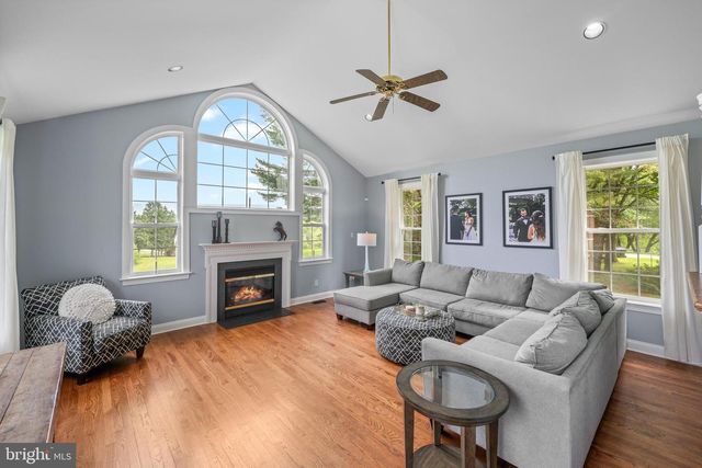 592 W CREEK RD, West Chester, PA 19382