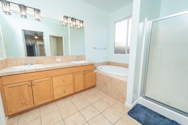 900 Heather Avenue, Dinuba, CA 93618