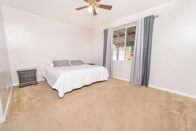 900 Heather Avenue, Dinuba, CA 93618