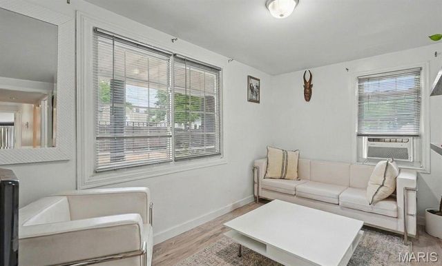 8516 Katherine Avenue, St Louis, MO 63121