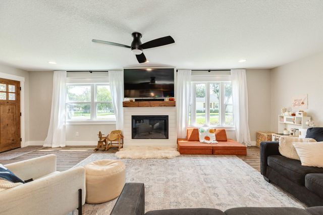 5206 6th Street, Danbury, TX 77534