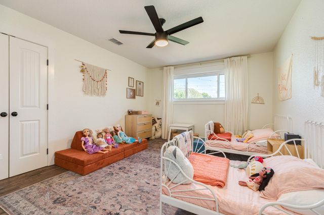 5206 6th Street, Danbury, TX 77534