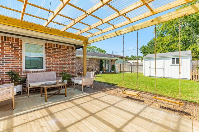 5206 6th Street, Danbury, TX 77534