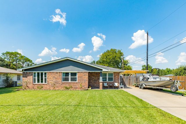 5206 6th Street, Danbury, TX 77534