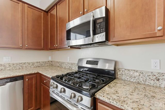 9102 Whitman Avenue, Bakersfield, CA 93311