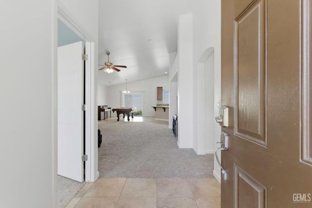 9102 Whitman Avenue, Bakersfield, CA 93311