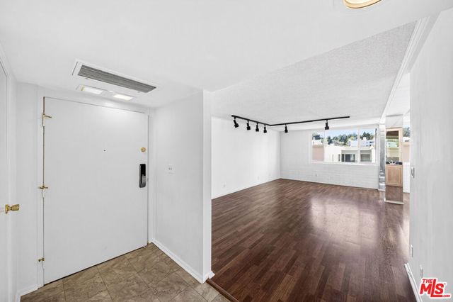 540 Kelton Avenue 402, Los Angeles, CA 90024