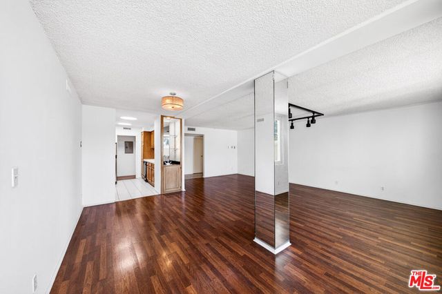 540 Kelton Avenue 402, Los Angeles, CA 90024