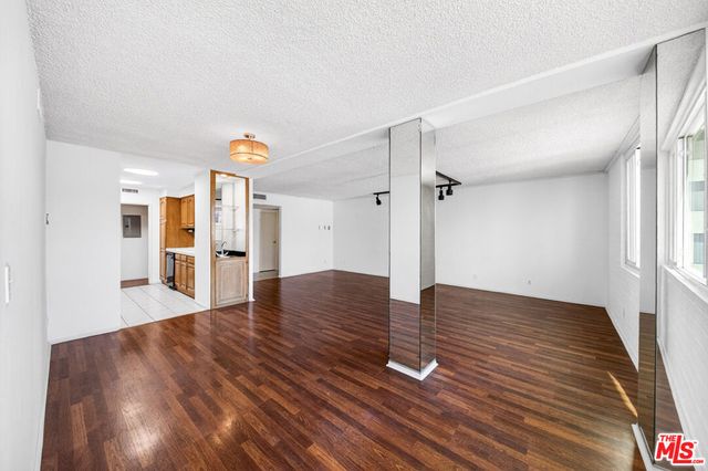 540 Kelton Avenue 402, Los Angeles, CA 90024
