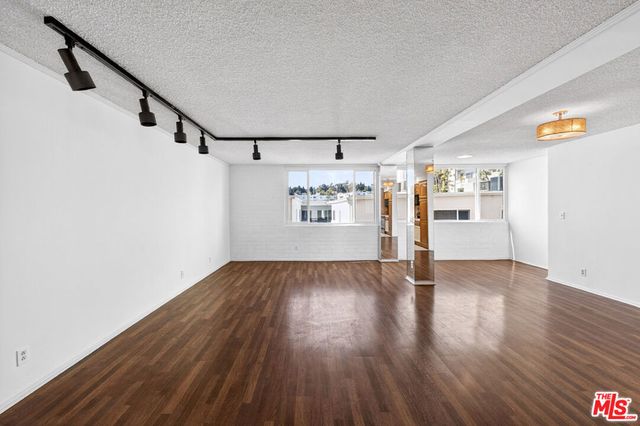 540 Kelton Avenue 402, Los Angeles, CA 90024