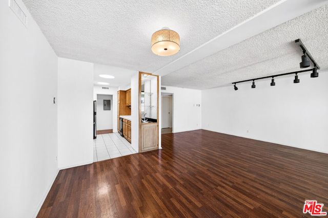 540 Kelton Avenue 402, Los Angeles, CA 90024