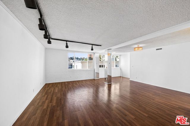 540 Kelton Avenue 402, Los Angeles, CA 90024