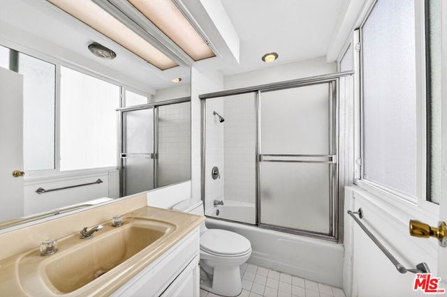 540 Kelton Avenue 402, Los Angeles, CA 90024