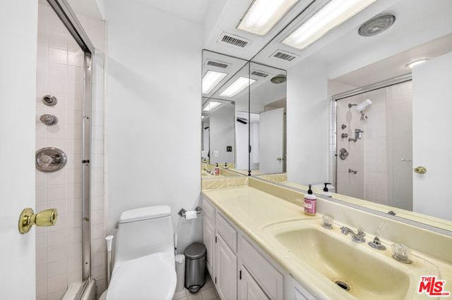 540 Kelton Avenue 402, Los Angeles, CA 90024