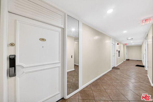 540 Kelton Avenue 402, Los Angeles, CA 90024