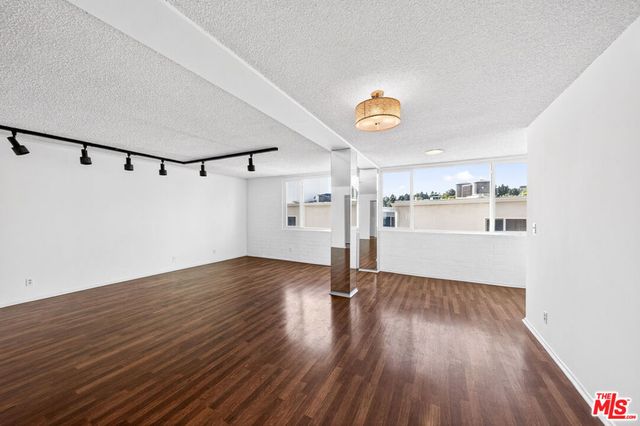 540 Kelton Avenue 402, Los Angeles, CA 90024