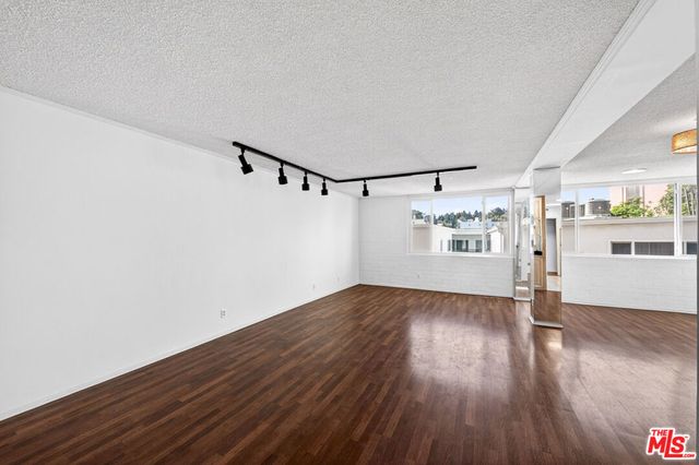 540 Kelton Avenue 402, Los Angeles, CA 90024