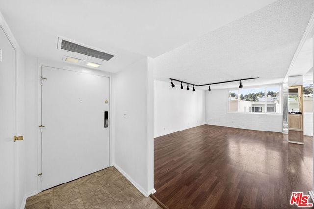 540 Kelton Avenue 402, Los Angeles, CA 90024