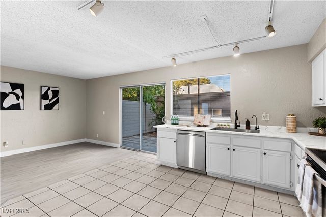 3301 Fairview Lane, Las Vegas, NV 89121