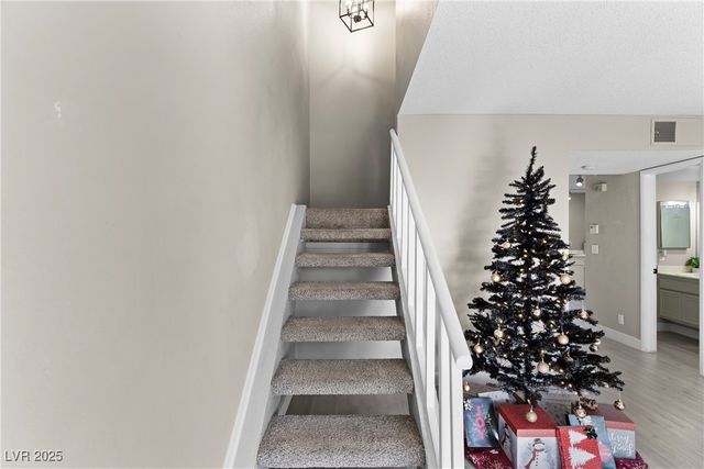 3301 Fairview Lane, Las Vegas, NV 89121