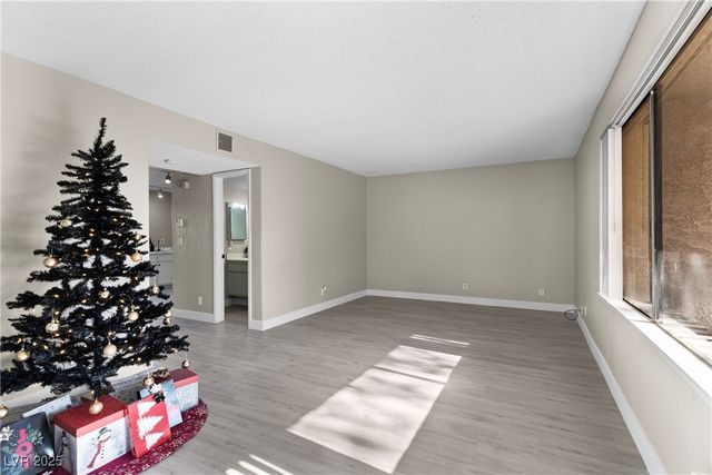 3301 Fairview Lane, Las Vegas, NV 89121