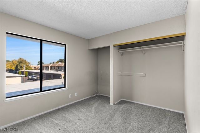 3301 Fairview Lane, Las Vegas, NV 89121