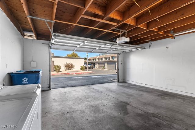 3301 Fairview Lane, Las Vegas, NV 89121