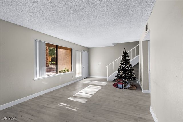 3301 Fairview Lane, Las Vegas, NV 89121