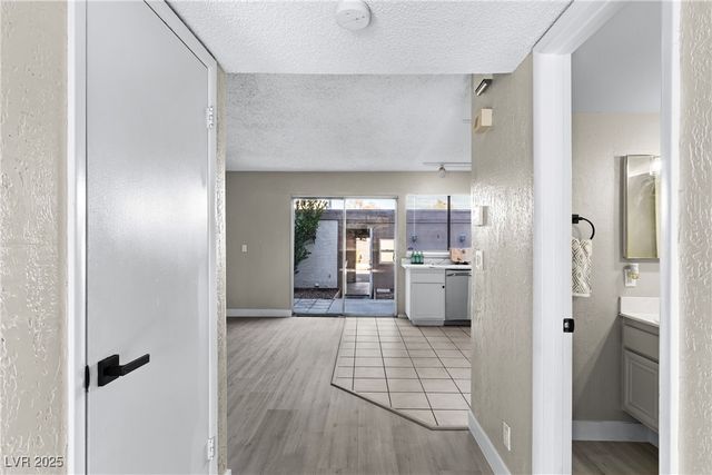 3301 Fairview Lane, Las Vegas, NV 89121