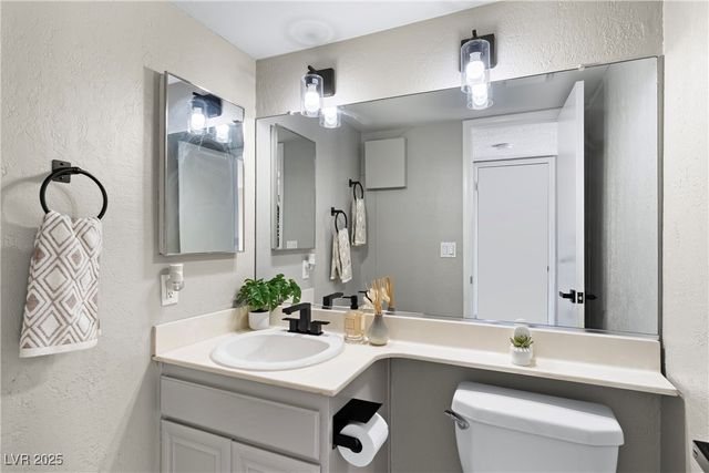 3301 Fairview Lane, Las Vegas, NV 89121