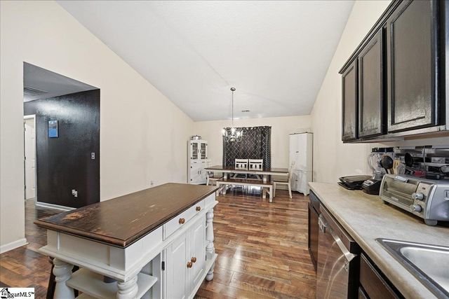 300 London Drive, Laurens, SC 29360