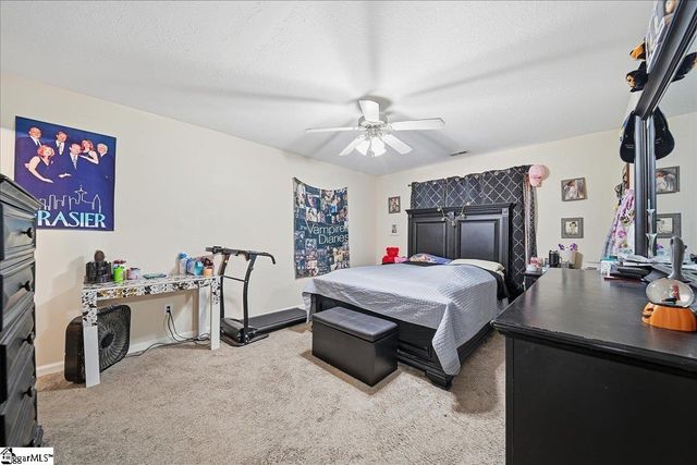 300 London Drive, Laurens, SC 29360