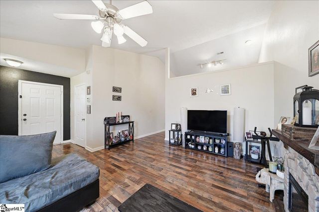 300 London Drive, Laurens, SC 29360