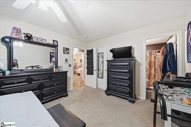 300 London Drive, Laurens, SC 29360