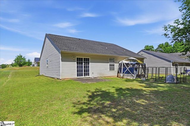 300 London Drive, Laurens, SC 29360