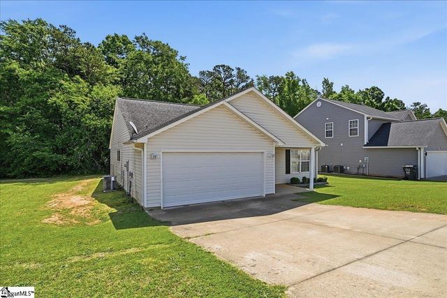 300 London Drive, Laurens, SC 29360