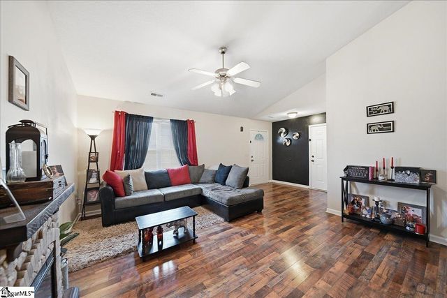 300 London Drive, Laurens, SC 29360