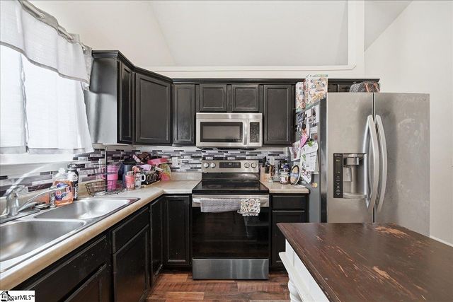 300 London Drive, Laurens, SC 29360
