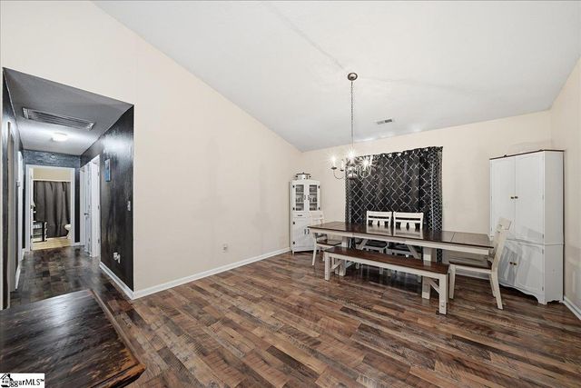 300 London Drive, Laurens, SC 29360