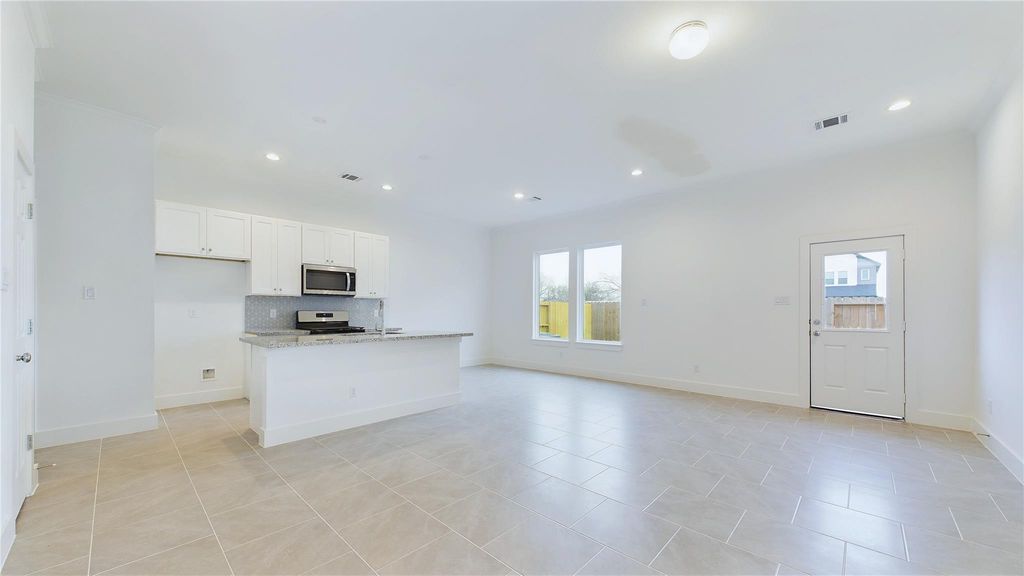 6404 Pregonero Lane, Houston, TX 77048